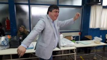 Los bailes de Julio Gitano Debonat fueron furor durante la campaña electoral de 2019 en Comodoro Rivadavia. Los bailes de Julio Gitano Debonat fueron furor durante la campaña electoral de 2019 en Comodoro Rivadavia.