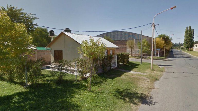 El robo ocurrió en la esquina de Aníbal Verón y Río Neuquén.