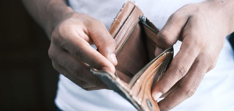 Los planes de ahorro pierden cada vez más usuarios por la crisis económica. Los planes de ahorro pierden cada vez más usuarios por la crisis económica.