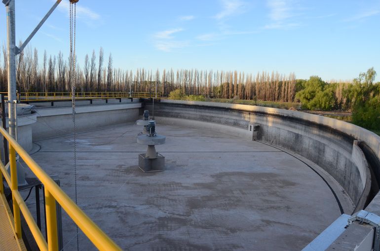 La planta de cloacas a estrenar para 57 mil habitantes que inauguró Sergio Massa y el intendente de Javier Bertoldi. La planta de cloacas a estrenar para 57 mil habitantes que inauguró Sergio Massa y el intendente de Javier Bertoldi.