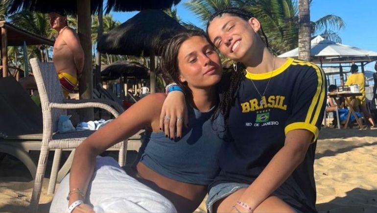 Las fotos de las vacaciones de la hijastra de Pampita y la nieta de Cris Morena en la playa