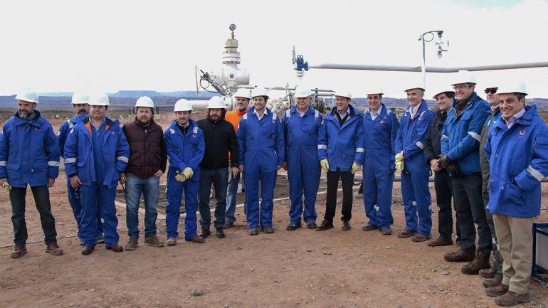 Iguacel recorrió el yacimiento de Vista en Vaca Muerta