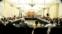 Unos 50 empresarios y dirigentes de la agroindustria confluyeron en la Bolsa de Comercio de Rosario para escuchar al parte del equipo económico.
