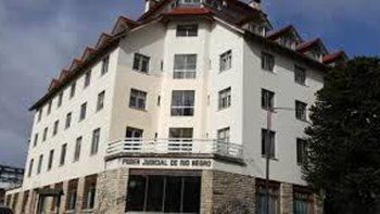 Un sindicalista faltó 98 días al trabajo en Ingeniero Jacobacci. La empresa lo despidió y el caso se resolvió en la Justicia. | LM Neuquen Un sindicalista faltó 98 días al trabajo en Ingeniero Jacobacci. La empresa lo despidió y el caso se resolvió en la Justicia.