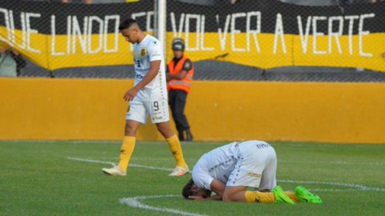 ¿Lo festeja Cipo? Olimpo bajó al Federal A y vuelve el clásico