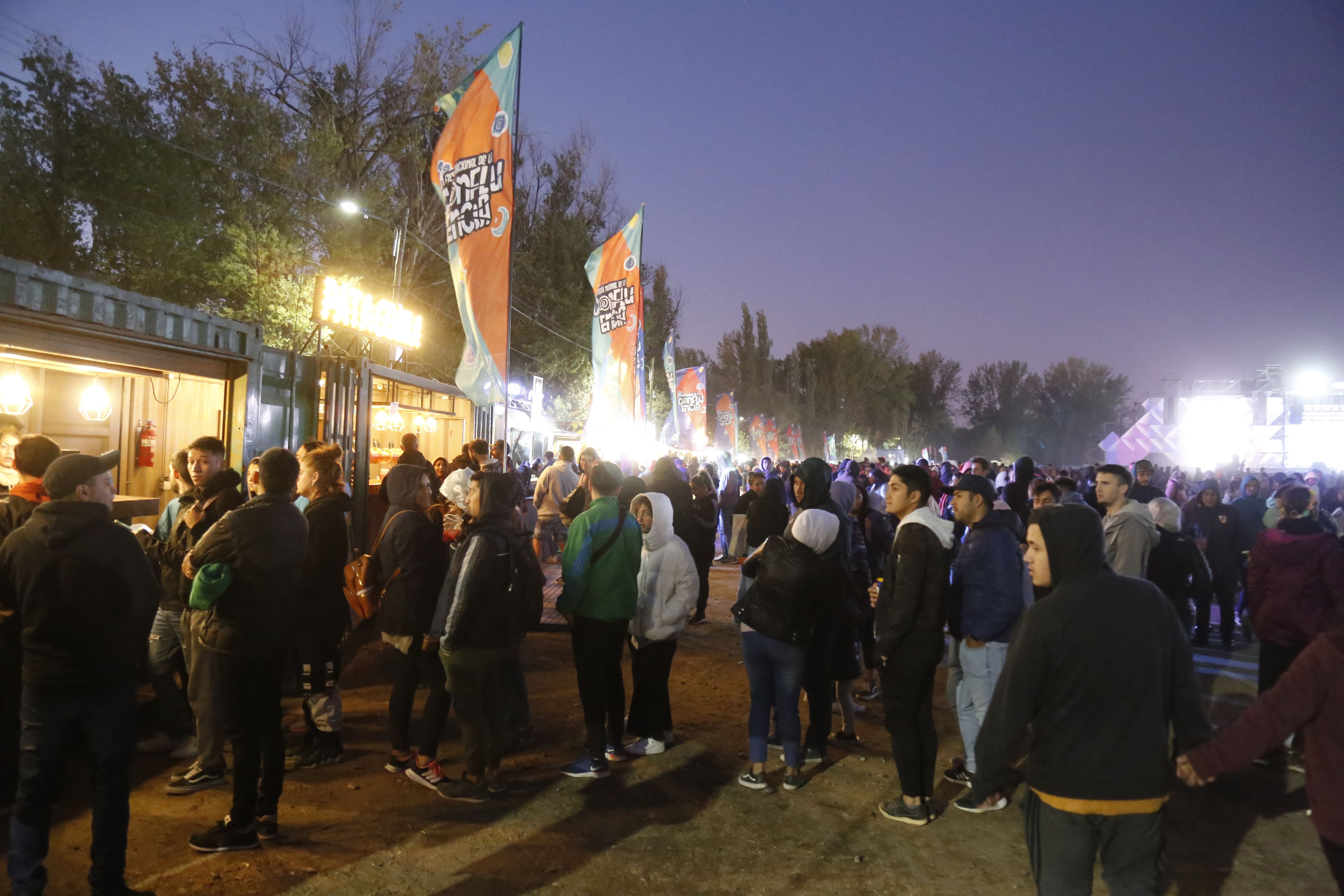Feriante denunció que policías maltrataron a su hijo en la Fiesta de la Confluencia