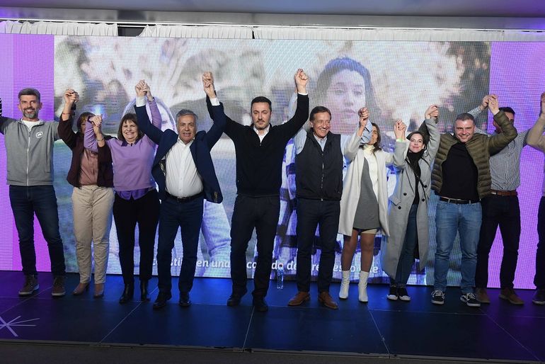 Cornejo se impuso en las PASO de Mendoza, con Patricia Bullrich presente en los festejos. Cornejo se impuso en las PASO de Mendoza, con Patricia Bullrich presente en los festejos.