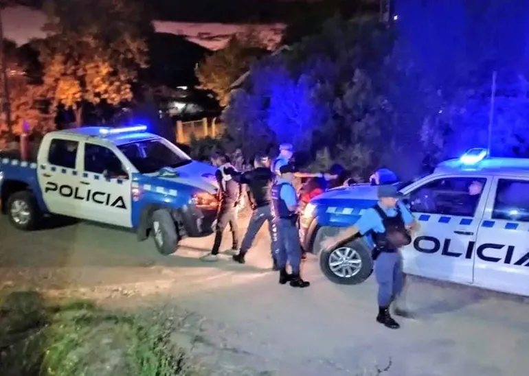 Uno de los tantos operativos que realiza la Policía en San Martín de los Andes.