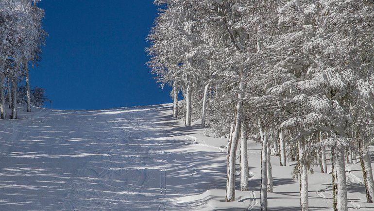 Murió una mujer de San Martín de los Andes al despistarse mientras esquiaba
