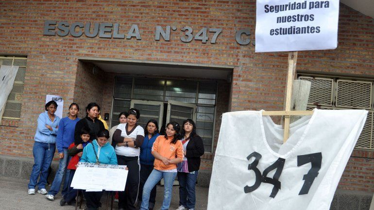 Por miedo, docentes dejaron de dar clases en una escuela