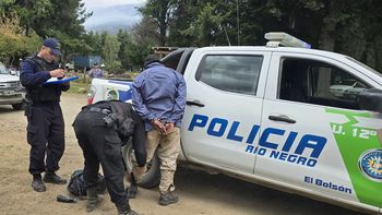 Unode los neuquinos detenidos en la investigación de los incendios forestales en El Bolsón.