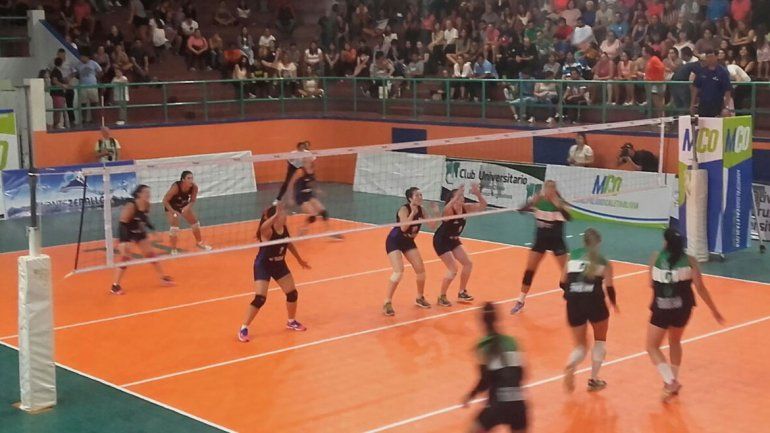 Universitarios del Comahue sigue sin poder ganar.