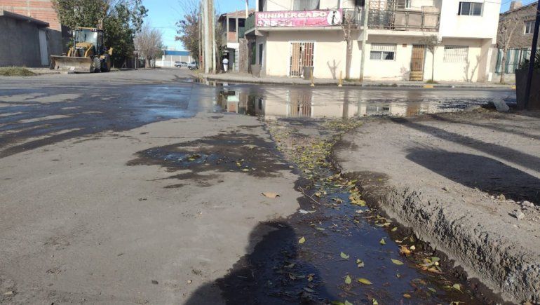 Pérdida de agua en Unión de Mayo. Pérdida de agua en Unión de Mayo.