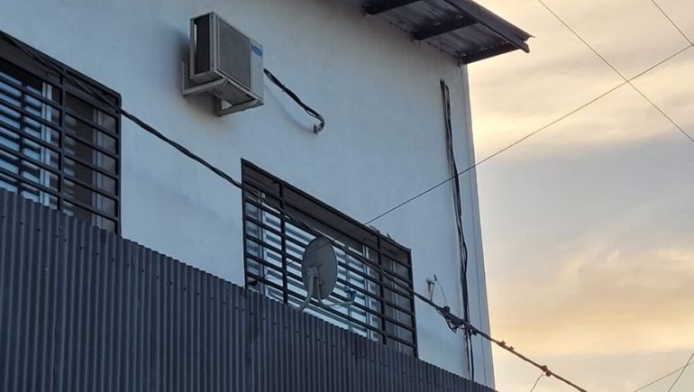 EPEN cortó la energía mientras comprobaba que todas las conexiones fueran seguras. (Foto: Gentileza Centenario Digita). EPEN cortó la energía mientras comprobaba que todas las conexiones fueran seguras. (Foto: Gentileza Centenario Digita).