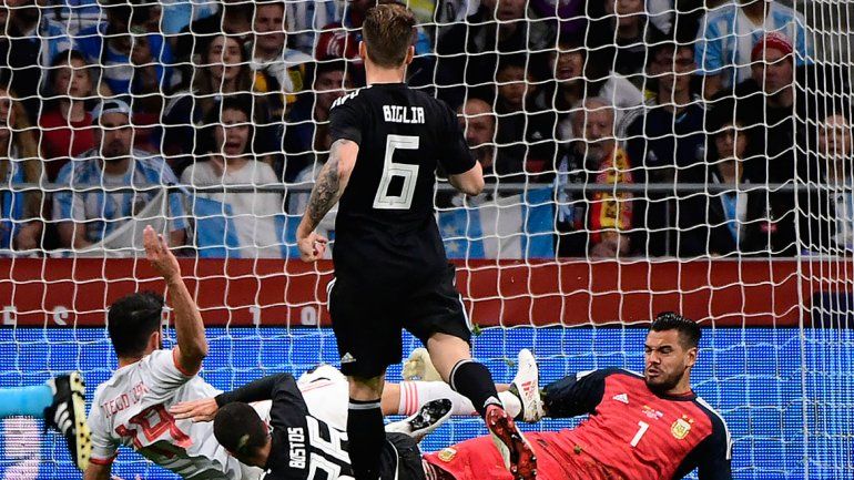 Con un gol de Otamendi, Argentina cae por 2 a 1 contra España