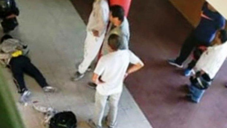 Un alumno atacó con un cuchillo a la vicedirectora