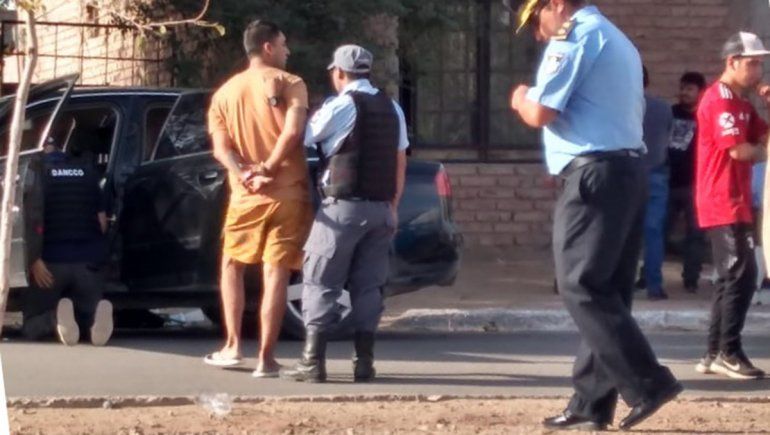 Los atrapan con un arma, cocaína y marihuana en un Audi