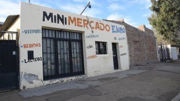 El almacén Elena, de Belgrano al 2300, vendía alcohol en forma clandestina.
