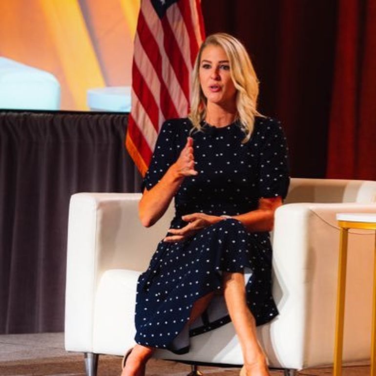 Bridget Ziegler, de la agrupación ultraconservadora “Moms for Liberty Bridget Ziegler, de la agrupación ultraconservadora “Moms for Liberty