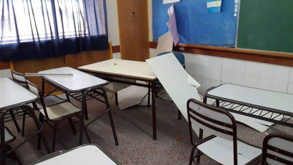 Clausuran escuela en Zapala por la caída del cielorraso