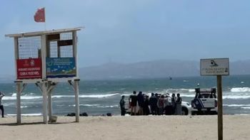 Alejandro Cabrera Iturriaga desapareció hace 10 días, cuando se metió al mar junto a otros menores, a quienes pudieron rescatar. Alejandro Cabrera Iturriaga desapareció hace 10 días, cuando se metió al mar junto a otros menores, a quienes pudieron rescatar.