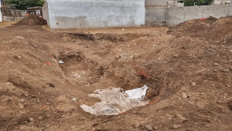 La fosa donde hallaron los cadáveres en Córdoba