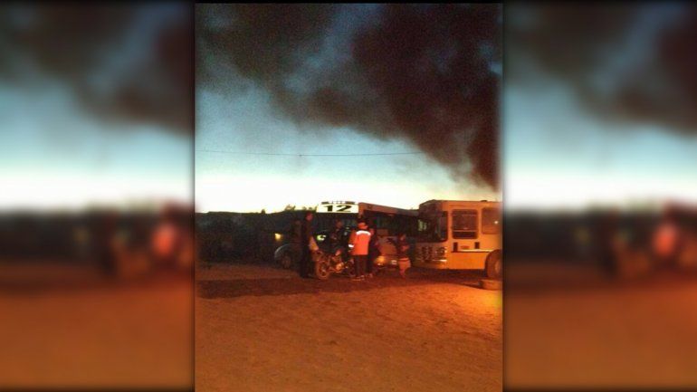 Vecinos reclaman la obra de luz para Valentina Norte Rural