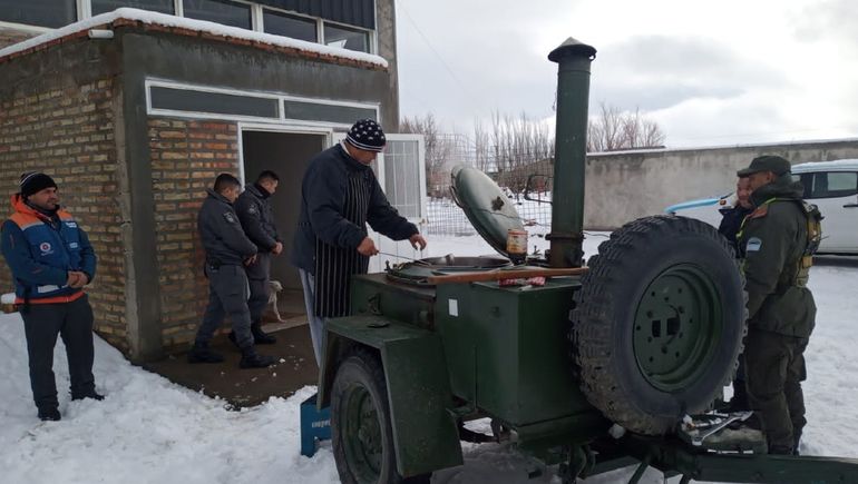 Provincia asiste a los camioneros varados en Las Lajas