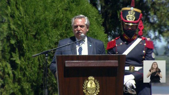Fernández: Nos enredan en debates no importantes