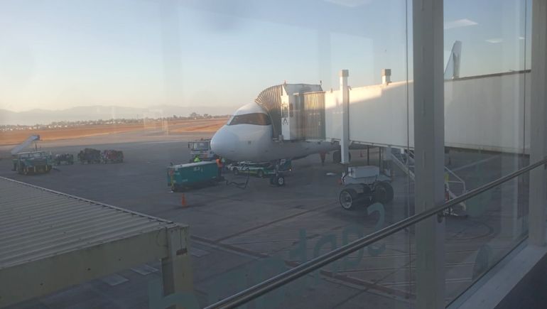 Neuquinos varados en Salta por el desperfecto de un avión del Gobierno rionegrino