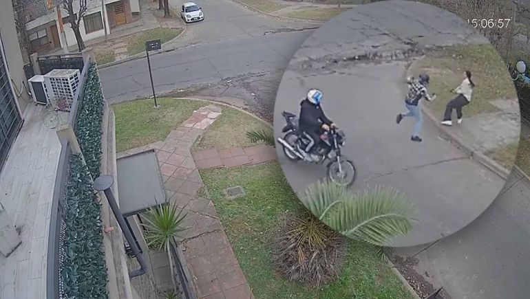 La mujer logró distanciarse y sacar el arma. La mujer logró distanciarse y sacar el arma.