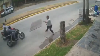 vecino rejas motochorros