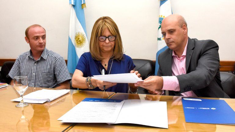 El Copade y la ministra Storioni firmaron ayer el acuerdo.