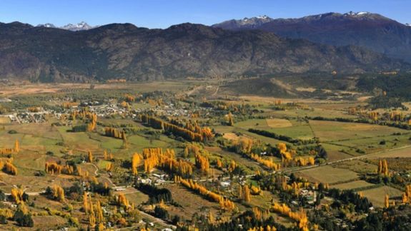 A 200 metros de altura y rodeado de cerros, en la localidad ubicada en un valle de ensueño de la Patagonia rara vez hay vientos fuertes.&nbsp; &nbsp;