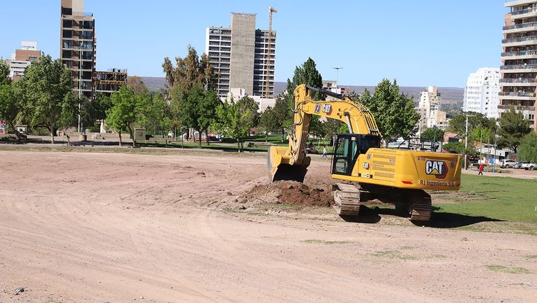 La obra del estacionamiento subterráneo del acceso a la ciudad de Neuquén por la zona norte. La obra del estacionamiento subterráneo del acceso a la ciudad de Neuquén por la zona norte.