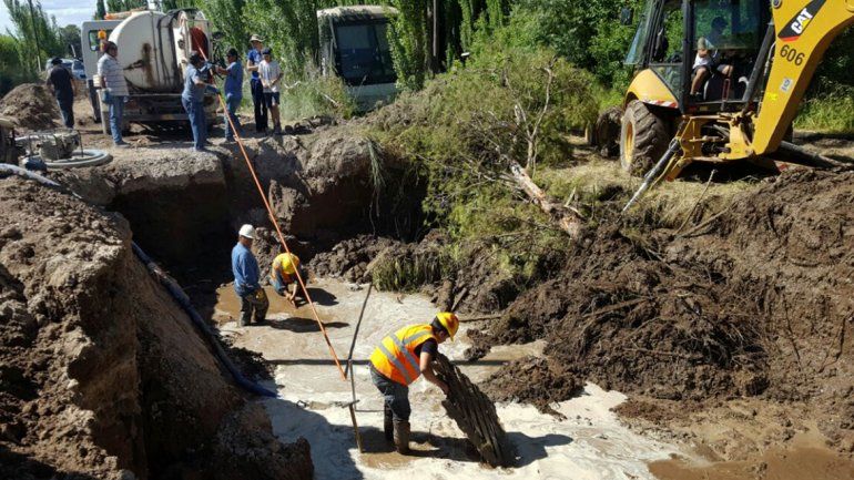 Personal del EPAS y del municipio trabajaron en la reparación.&nbsp;