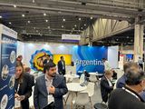 La marca Vaca Muerta está ausente en el stand argentino en la OTC 2024.