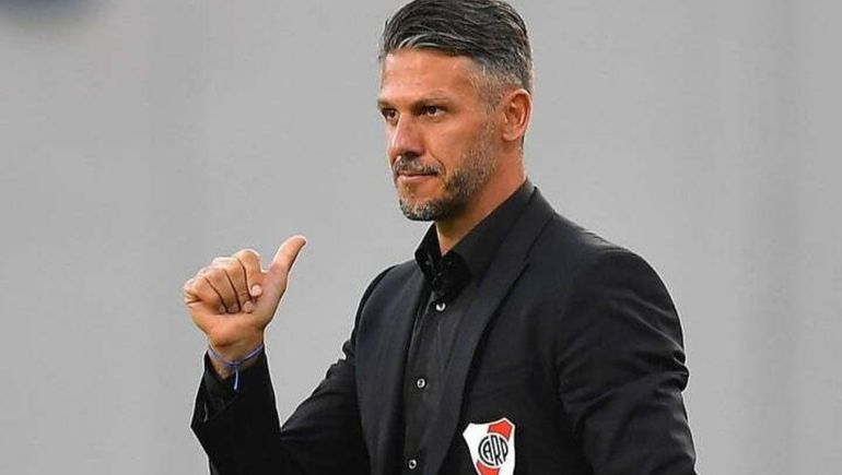 Martín Demichelis había dicho que no quería salir campeón gracias a una eventual derrota de Talleres y prefería dar la vuelta el sábado en la cancha, ante Estudiantes. Para eso, necesitará que la T le gane a Huracán el viernes. Martín Demichelis había dicho que no quería salir campeón gracias a una eventual derrota de Talleres y prefería dar la vuelta el sábado en la cancha, ante Estudiantes. Para eso, necesitará que la T le gane a Huracán el viernes.