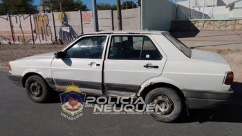 los engancharon justo cuando querian robar un auto