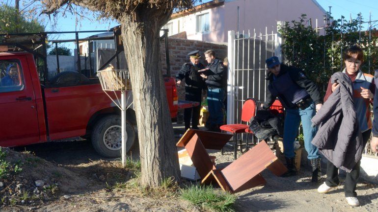 Tuvo que viajar porque su papá estaba muy enfermo, le prestó la casa a una amiga y se la usurpó