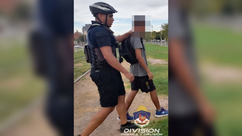 Un vecino agarró a dos jóvenes que intentaban robar en su casa