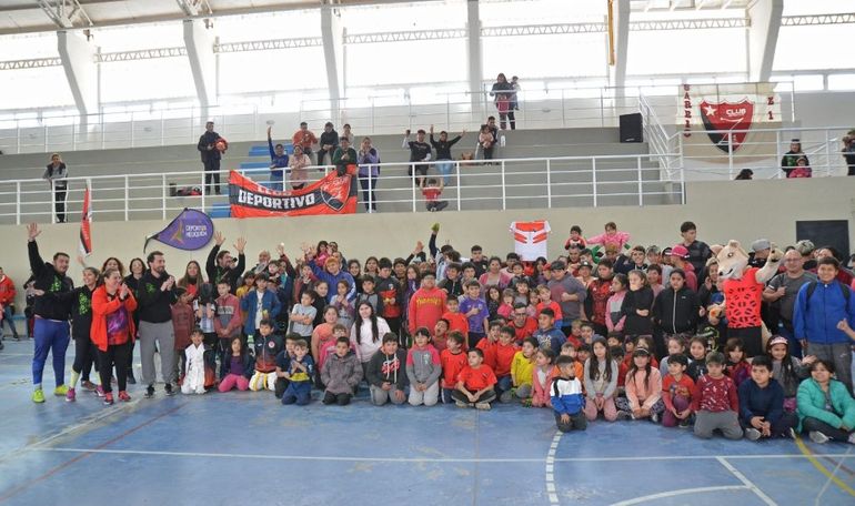 Participantes de las actividades deportivas en el oeste de la ciudad. Participantes de las actividades deportivas en el oeste de la ciudad.