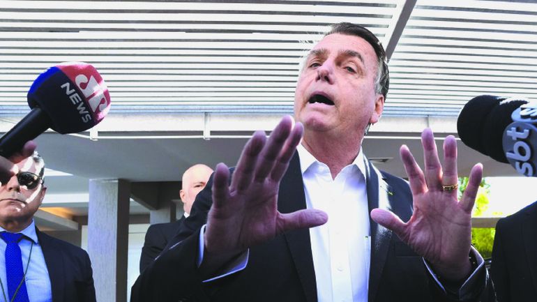 Jair Bolsonaro habría violado una medida cautelar impuesta por la Justicia