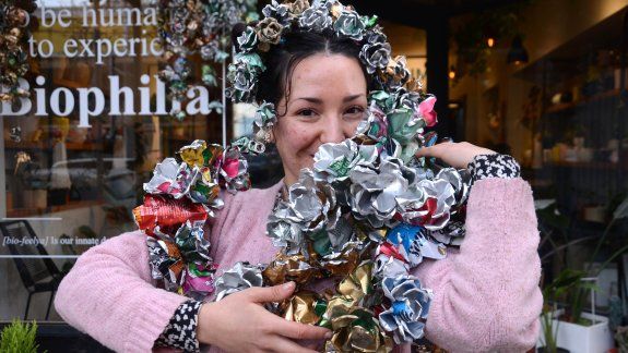 Es sobrina tercera de Ceferino Namuncurá y transforma latas en rosas: su historia