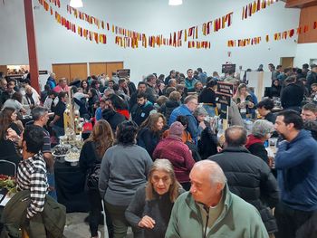 Se acerca la feria neuquina a Villa La Angostura.