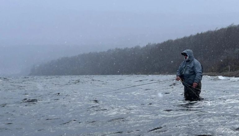 Chubut adelanta la temporada de pesca deportiva.