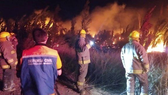 Tercer puente: durante seis horas combatieron un foco