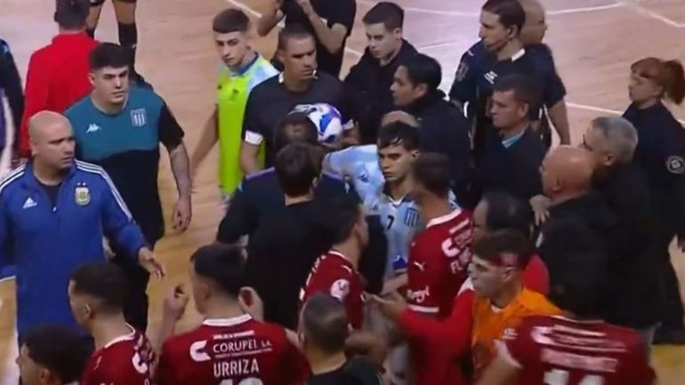 La pelea post-partido entre Independiente y Racing La pelea post-partido entre Independiente y Racing