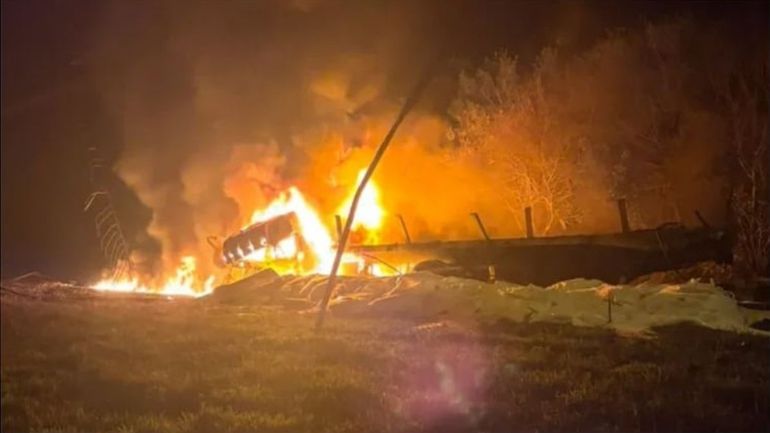 Foto 2: Así quedó el Renault Logan tras el accidente fatal ocurrido en la Ruta 2, a la altura de El Peligro.