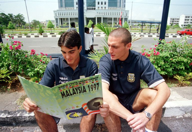 Fabián Cubero junto a Lionel Scaloni, con quien ganó el Mundial Sub-20 de Malasia en 1997. Fabián Cubero junto a Lionel Scaloni, con quien ganó el Mundial Sub-20 de Malasia en 1997.